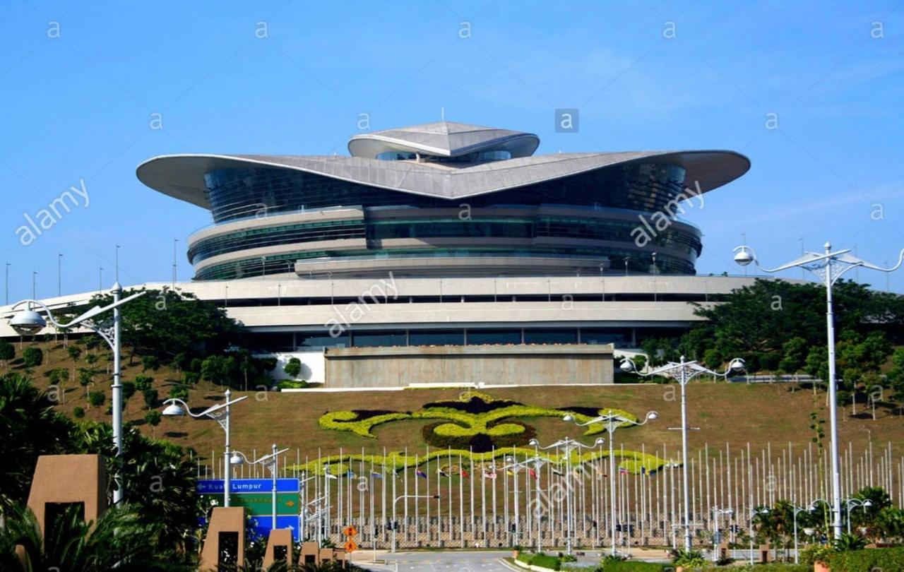 Conezion Residence Putrajaya Nearby Ioi City Mall Bagian luar foto